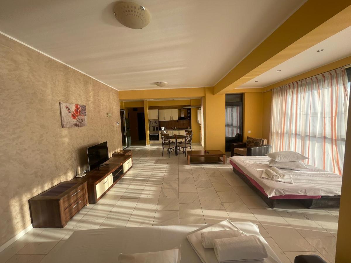 Sophia Lake View Suite มามายา ภายนอก รูปภาพ