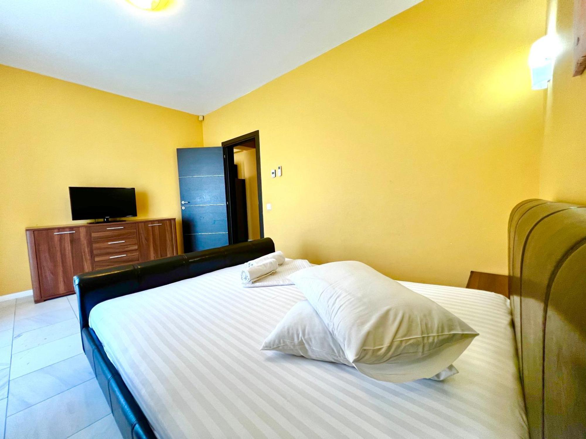 Sophia Lake View Suite มามายา ภายนอก รูปภาพ